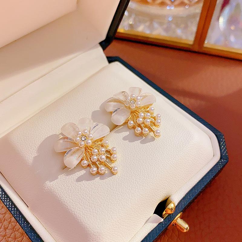 new 2023 super fairy flower   pearl earrings female sweet unique design earrings details 2