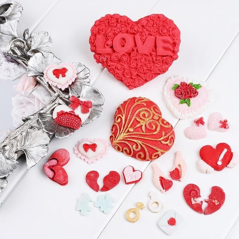 Retro Lace Shaped Decorating Molds Round Shape Love Heart Cake Silicone Mold  For Baking Sugarpaste Candy Chocolate Clay Mold