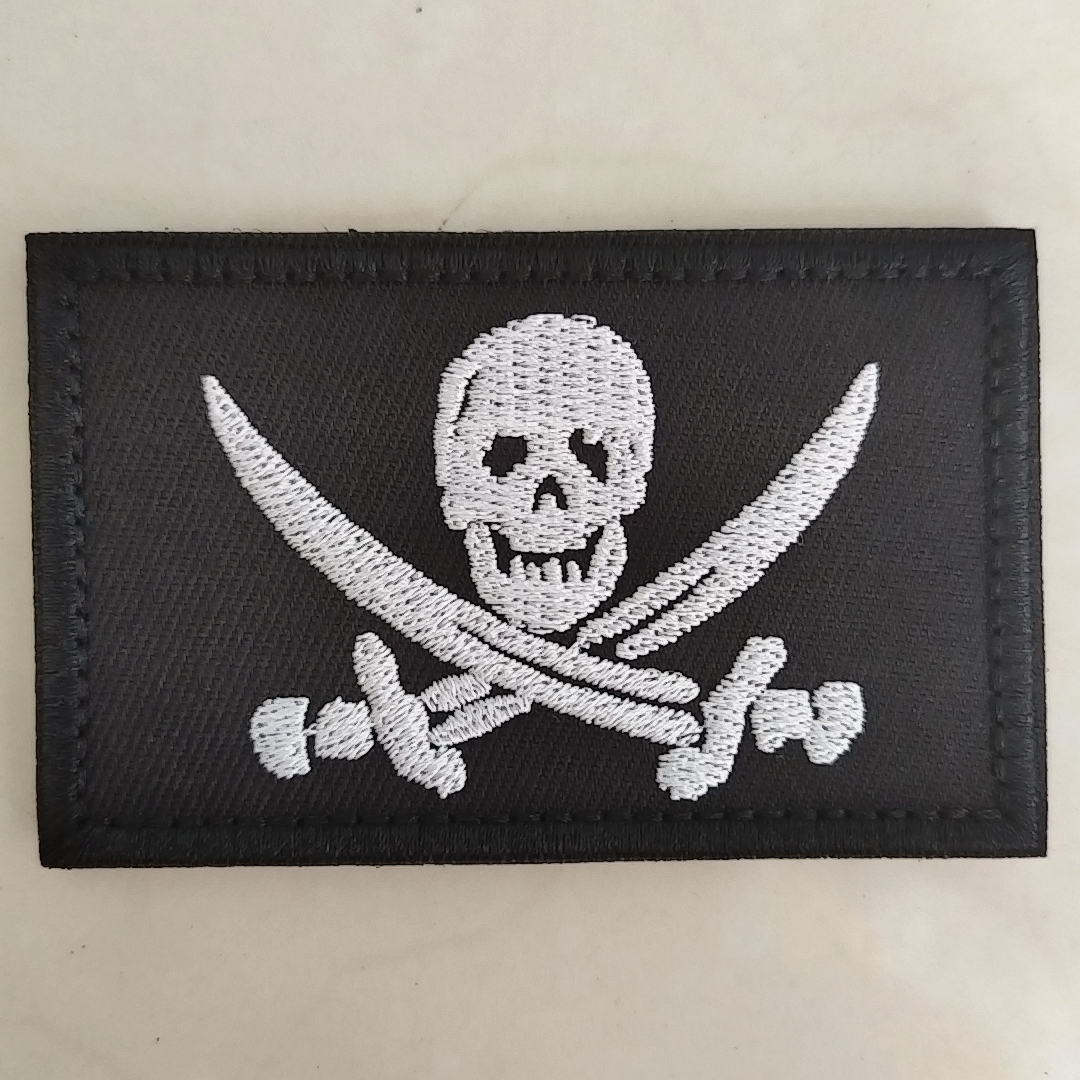 Pirate Jolly Roger Red Bandana Flag Patch Tactical Pirate Patch - PVC Hook  and Loop Fastener Patches, 2 Pack