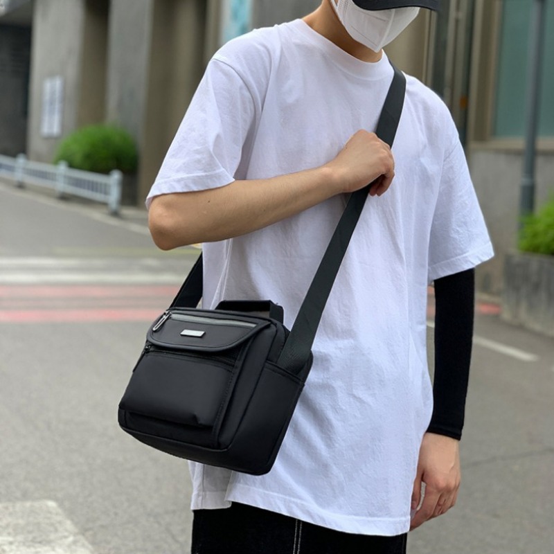 Street Casual Versatile Lightweight Nylon Waterproof Fabric Portable Men's  One Shoulder Crossbody Bag