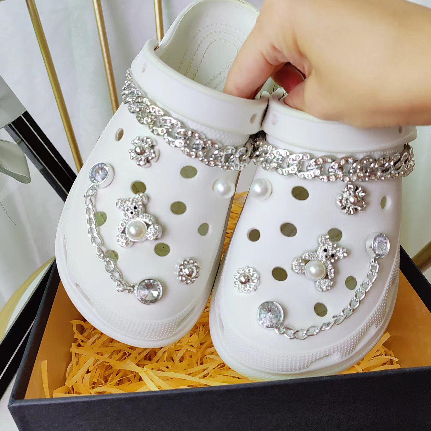 26 Pcs Bling Shoe Charms for Women Girls, Fashion Crystal Rhinestone Shoe  Charms Croc Charms, Shoe Decoration Charms for Clogs Slippers Sandals  Decor, Shoes Jewelry Accessories for Women Girls 
