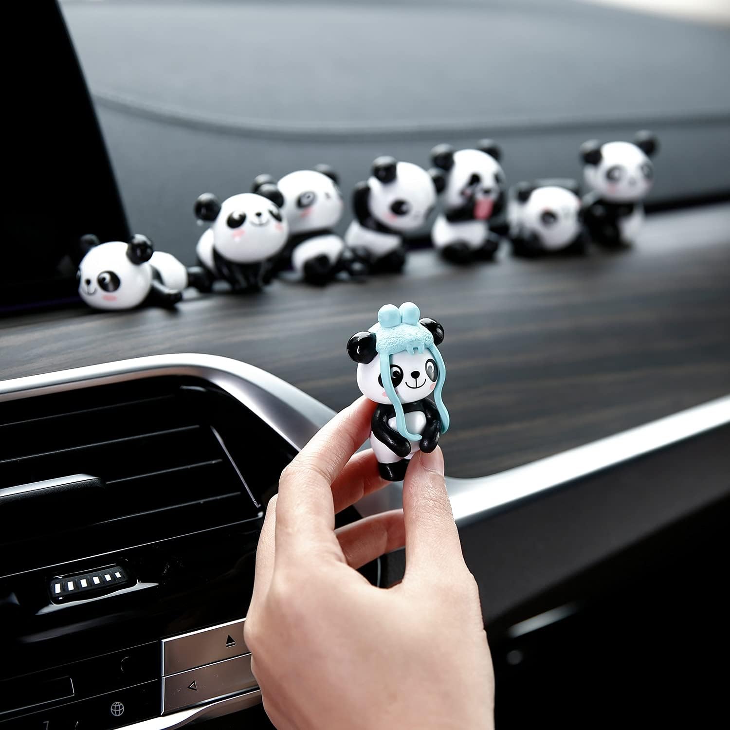 8pc Cartoon Süße Panda-puppe. Kreatives Autozubehör