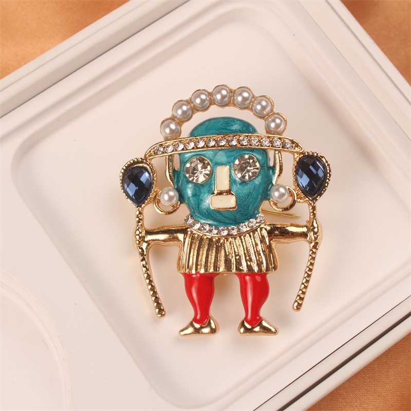 1pc Retro Medieval French Style Alloy Brooch Rhinestones Inlaid Luxury Pin  Brooch Colorful Rhinestone Pins Temperament Corsage Accessories