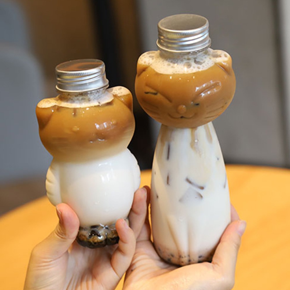 Cat shaped outlet water bottle