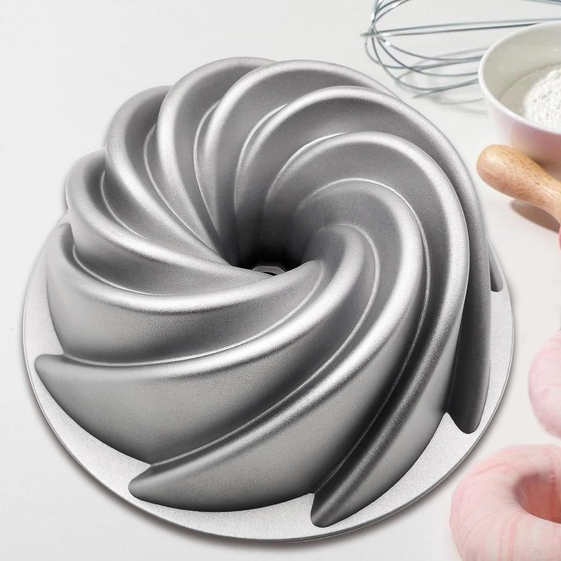 Charlotte swirl cast aluminum cake Pan/nordic ware similar/lot of