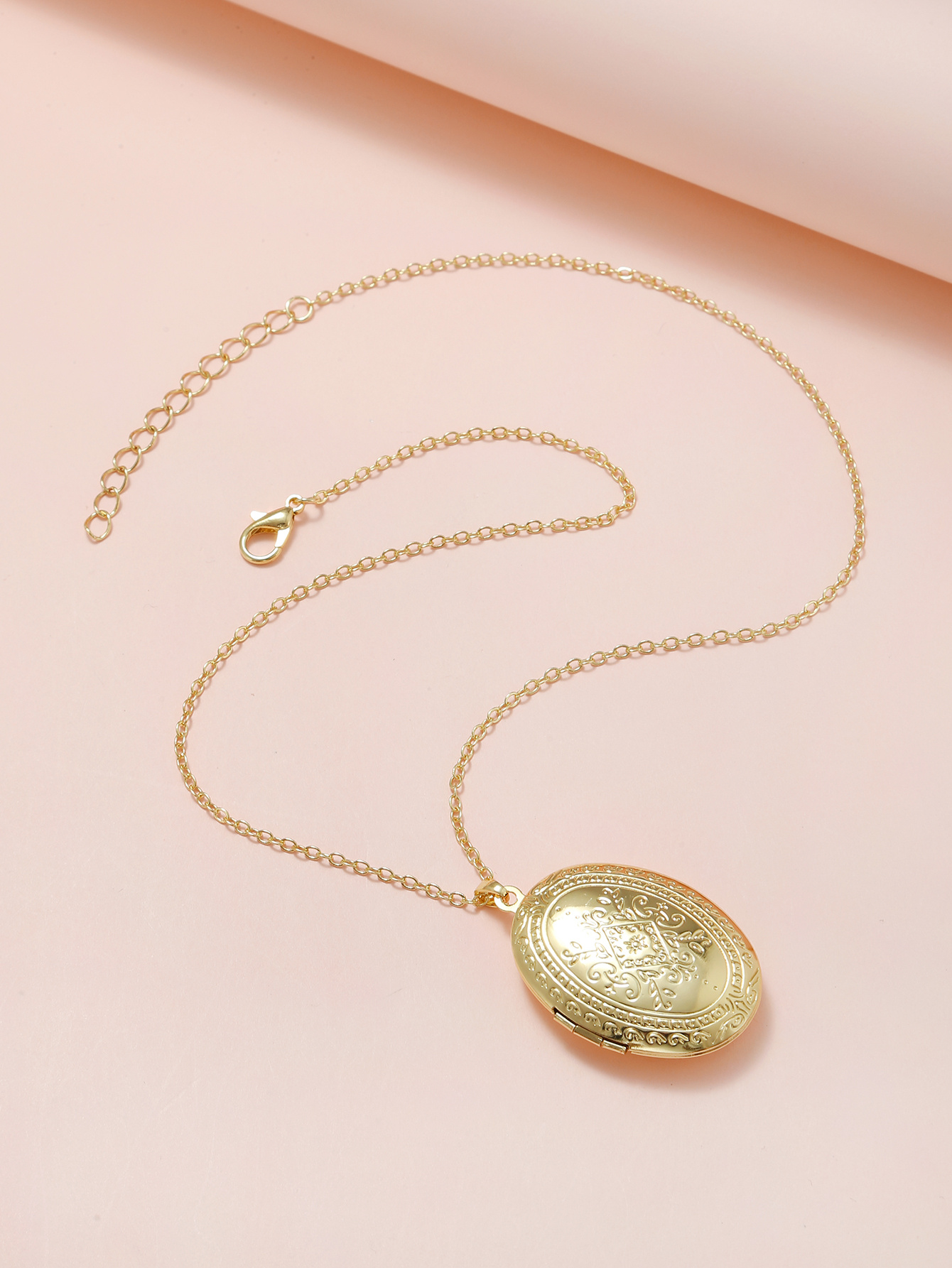 Vintage Diy Photo Frame Pendant Necklace Oval Patterned Temu