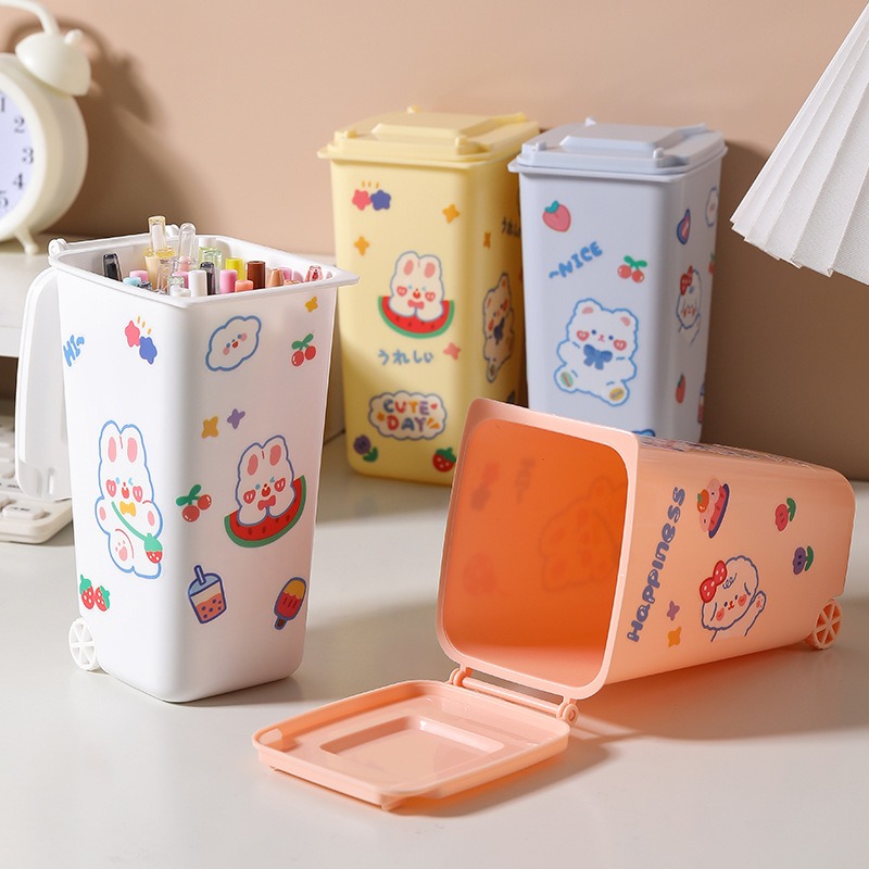 

1pc Desktop Small Trash Can Pen Holder To Send Cartoon Stickers, Cute Cartoon Trumpet With Cover On The Table Creative Desk Wastebasket Home Storage Bucket