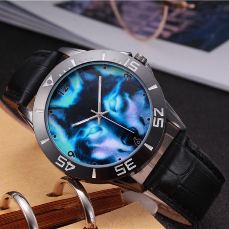 Wolf Pattern Quartz Watch Cool Fashion Animal Analog PU Leather Wrist Watch For Men Women Teen Boys Girls