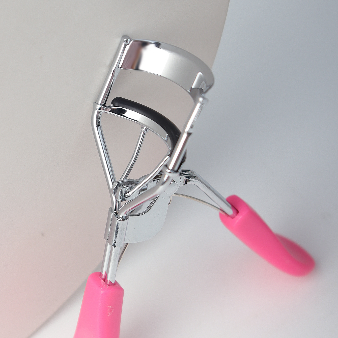 Eyelash Curler Makeup Tool for Perfectly Shaped Lashes