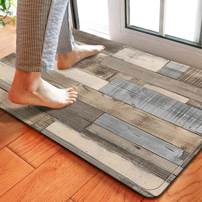 Tapis De Chiffon Bricolage étalé Sur Un Plancher En Bois