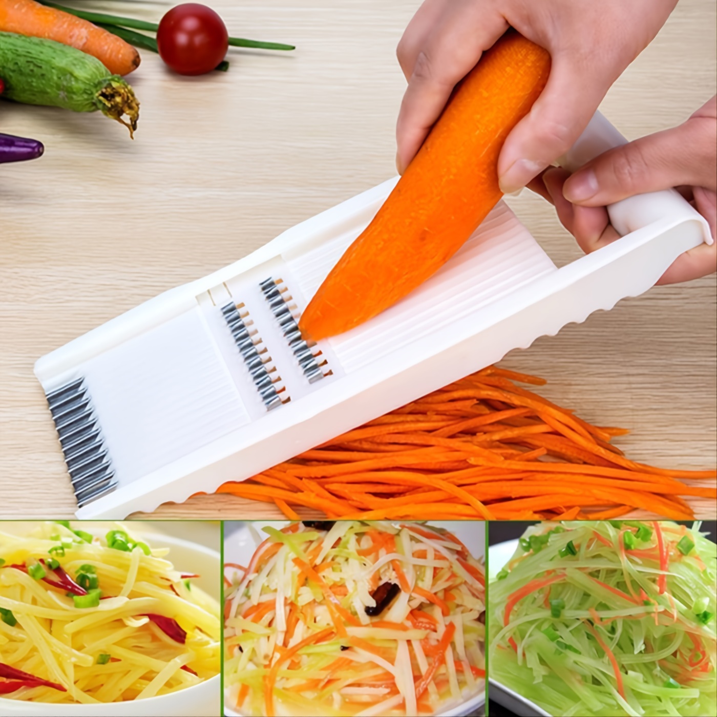 Grattugia per grattugiare e carote sminuzzate su un tagliere.