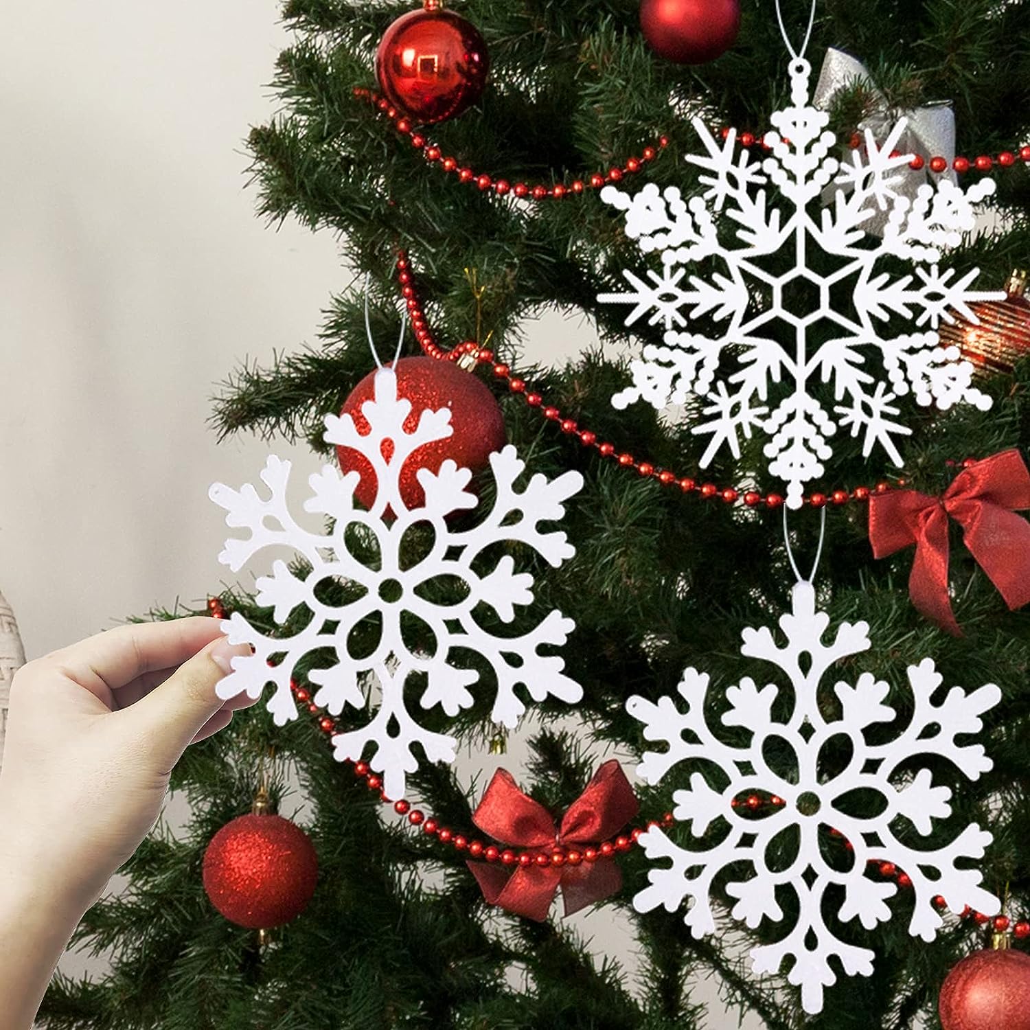 Confezione da 36 ornamenti di fiocchi di neve bianchi in plastica  Decorazioni invernali di Natale, decorazioni per fiocchi di neve appese per  l'albero di Natale invernale del paese delle meraviglie