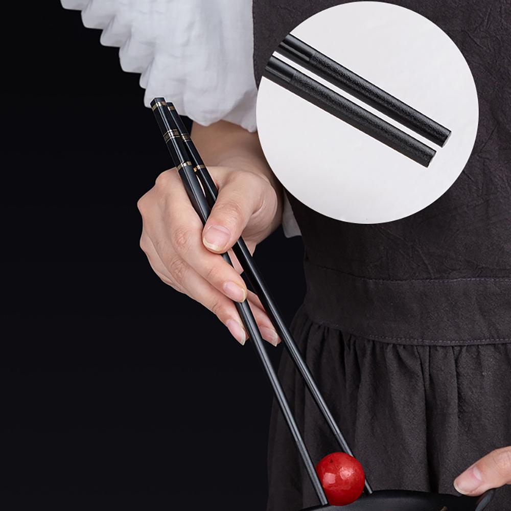 Juego de 2 pares de palillos japoneses rojos y negros, KAME ZUGAIKOTSU, 23cm