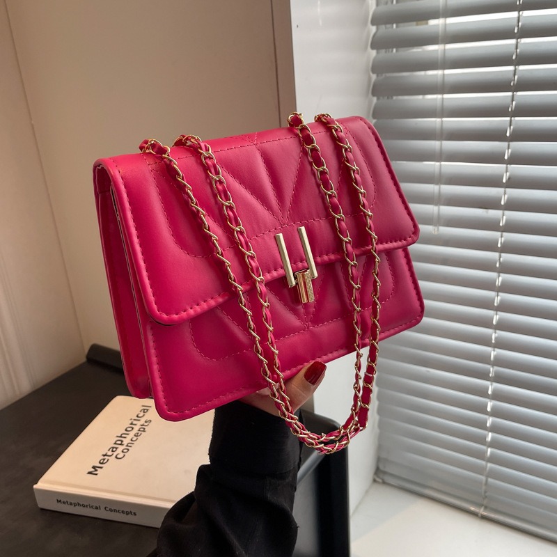 Fashionable Pink Women's Chain Shoulder Bag