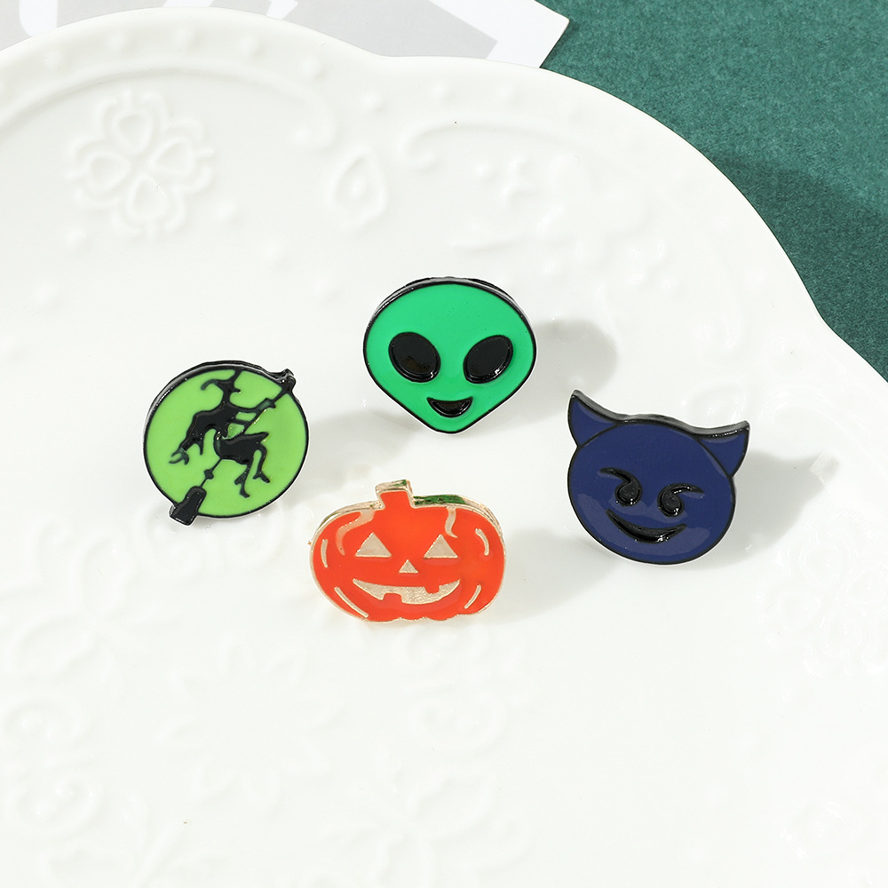 1/4pcs Abóbora De Desenho Animado Fantasma Alien Etc Forma Broche Anime Pin  Acessórios Presente De Halloween - Temu Portugal