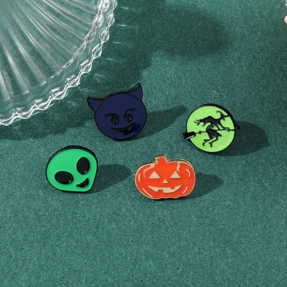 1/4pcs Abóbora De Desenho Animado Fantasma Alien Etc Forma Broche Anime Pin  Acessórios Presente De Halloween - Temu Portugal