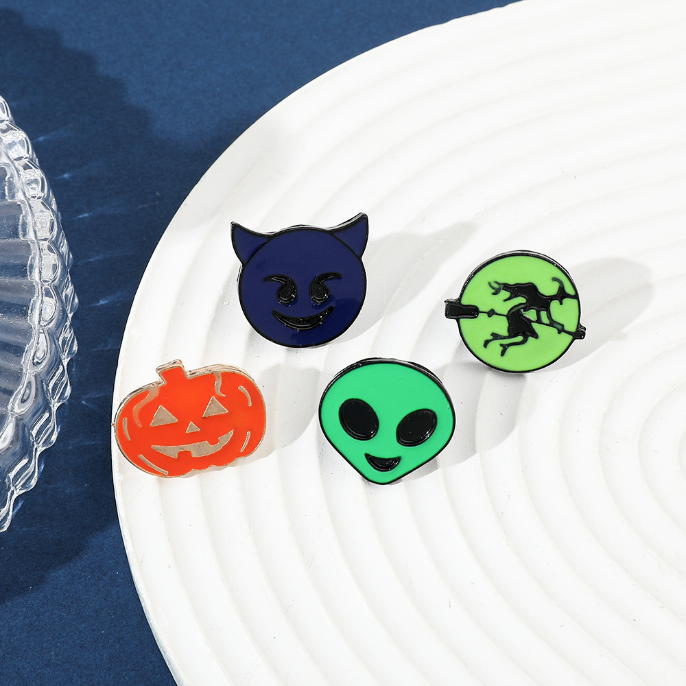 1/4pcs Abóbora De Desenho Animado Fantasma Alien Etc Forma Broche Anime Pin  Acessórios Presente De Halloween - Temu Portugal