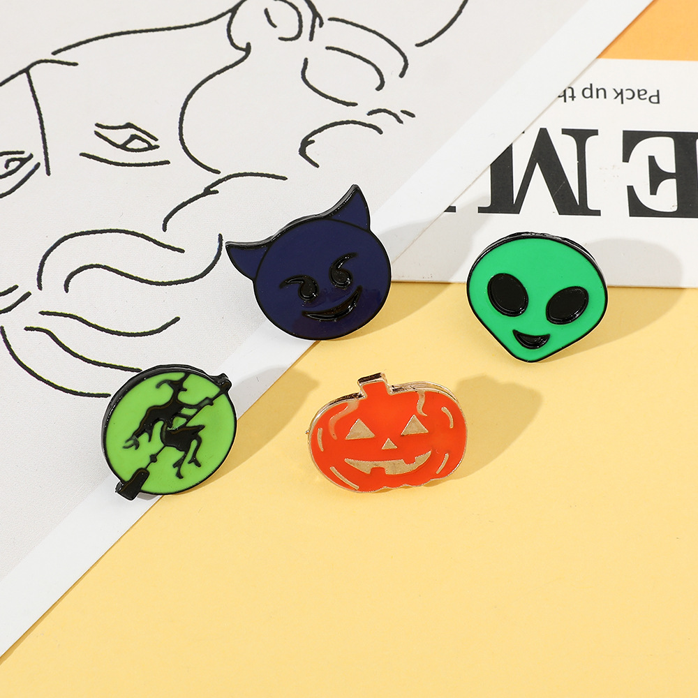 1/4pcs Abóbora De Desenho Animado Fantasma Alien Etc Forma Broche Anime Pin  Acessórios Presente De Halloween - Temu Portugal