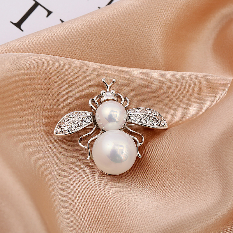 Cute Bee Brooch Insect Corsage Backpack Lapel Pin Men - Temu