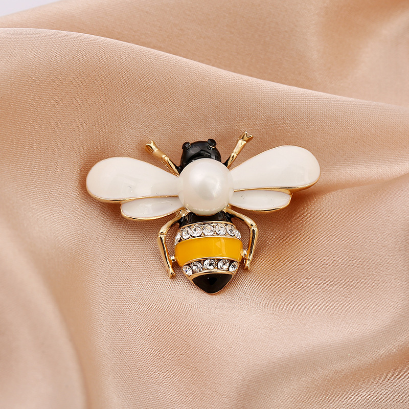 Cute Bee Brooch Insect Corsage Backpack Lapel Pin Men - Temu