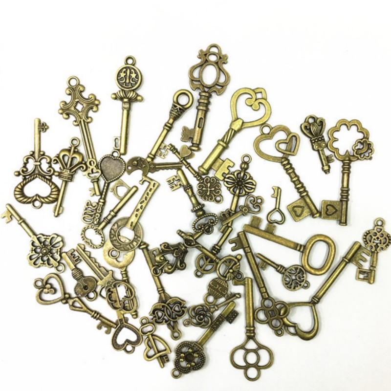 30pcs, Vintage Skeleton Keys Antique Bronze Keys Retro Pendant Necklace  Fancy Decor DIY Jewelry Necklace Craft Gifts