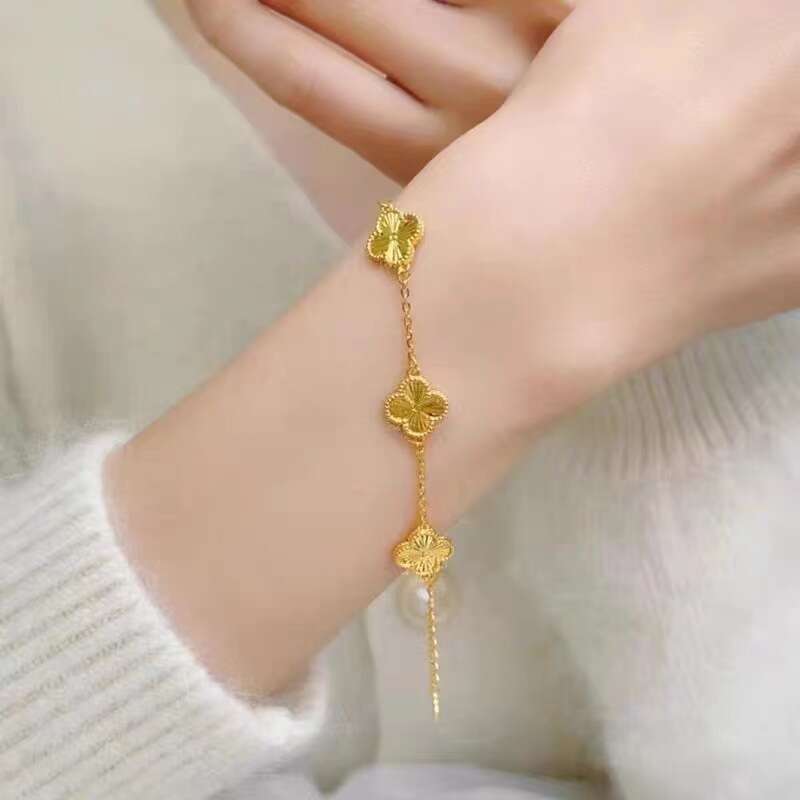 Fashion Classic 4/5 Leaf Clover Bracelet for Women Designer Bangle Lucky 10  Motifs Bracelets Flower Pendants Wedding Jewelry