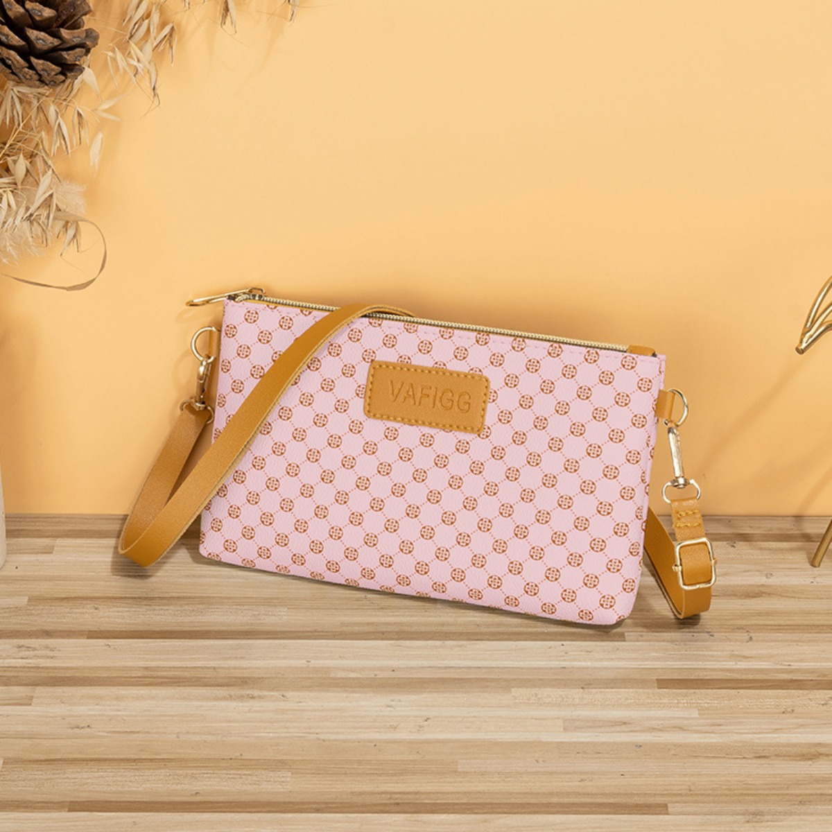 Small Letter Print Crossbody Bag Color Contrast Mobile Phone Bag