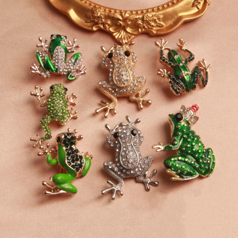 1pc Cute Frog in A Bog Animal Enamel Brooch Pin Badge Lapel, Jackets Trendy Jewelry Accessories,Temu