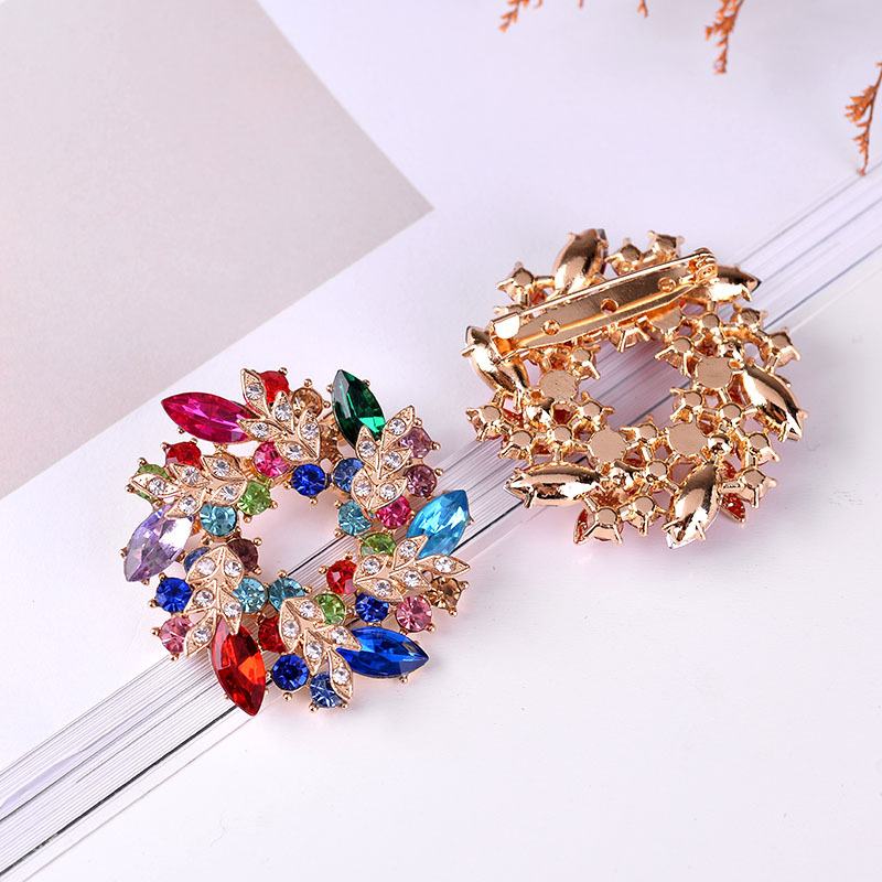  Brooches for Women, Fashion Rhinestone with Crystal Jewelry Women's  Brooches & Pins Christmas Gift: Clothing, Shoes & Jewelry