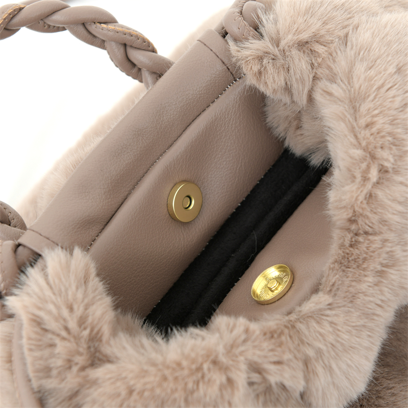 Dune outlet fluffy bag