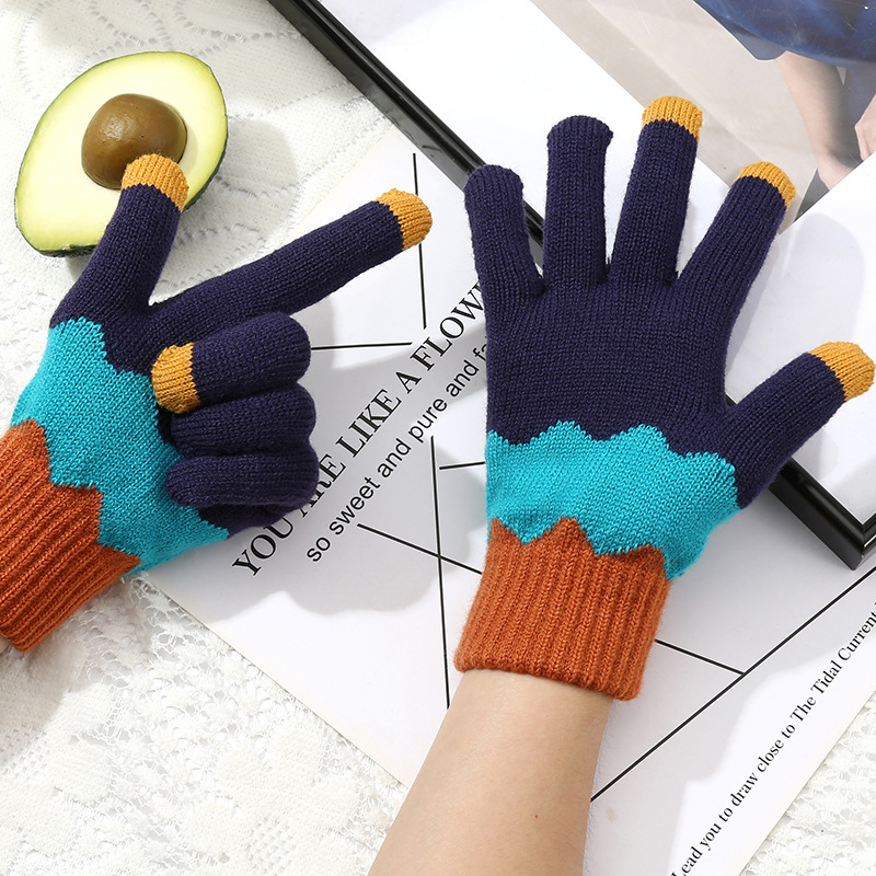 Knitted gloves, Collection 2023