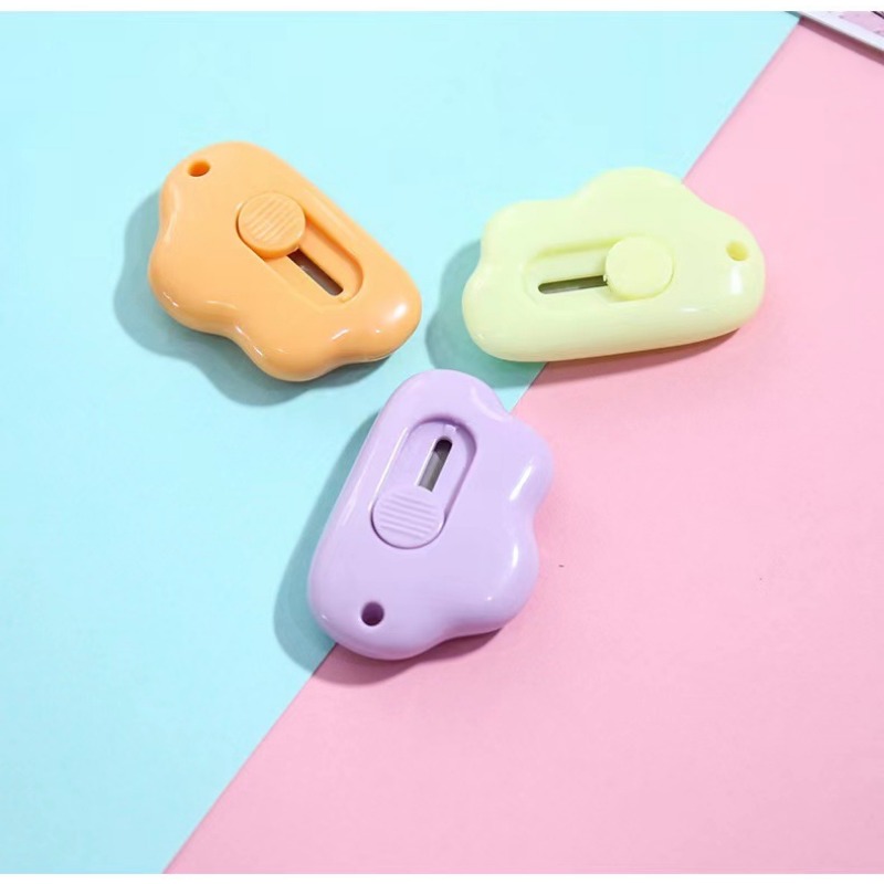  12Pcs Mini Retractable Utility Knives Flower Cloud Box Cutter,  Cute Cloud Shaped Box Cutter Plastic Letter Opener Slide Open with Keychain  Hole for Box Letter Envelope : Office Products