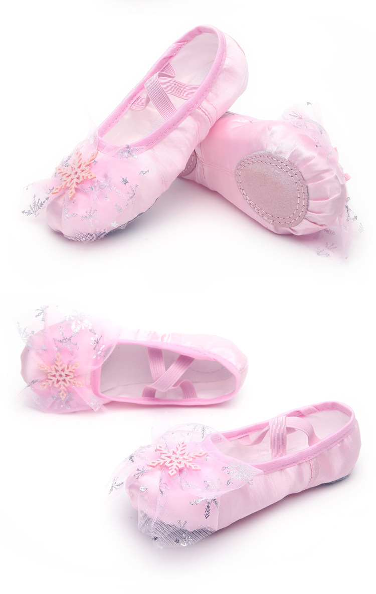 Girls' Princess Dance Shoes, Ballet Style with Floral Pattern and Bow Embellishment, Lightweight Fabric Upper & Insole, Fabric Sole, Plain Toe, All-Season Fall, Suitable for Ages 14 and Under