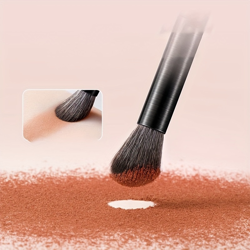 Precision Eyeshadow Brush for Professional Eye Makeup