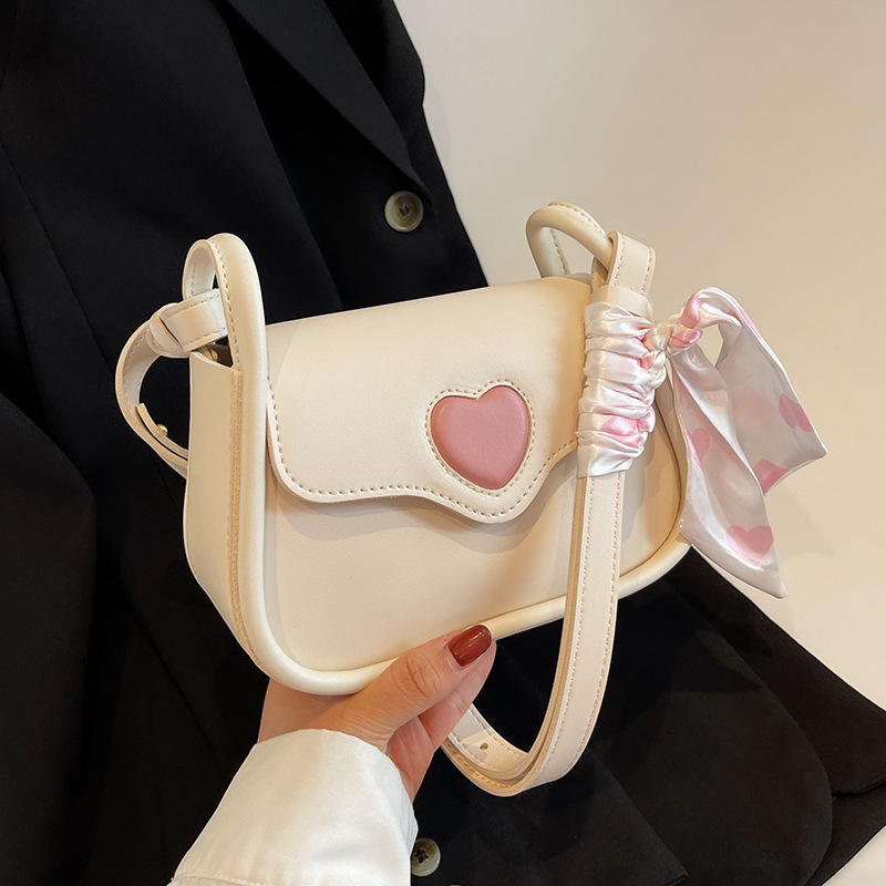 Soft Cute Chain Plush Heart Shaped Faux Fur Cross-body Bag Women Shoulder  Bag Korean Style Diagonal Bag Handbag PINK 