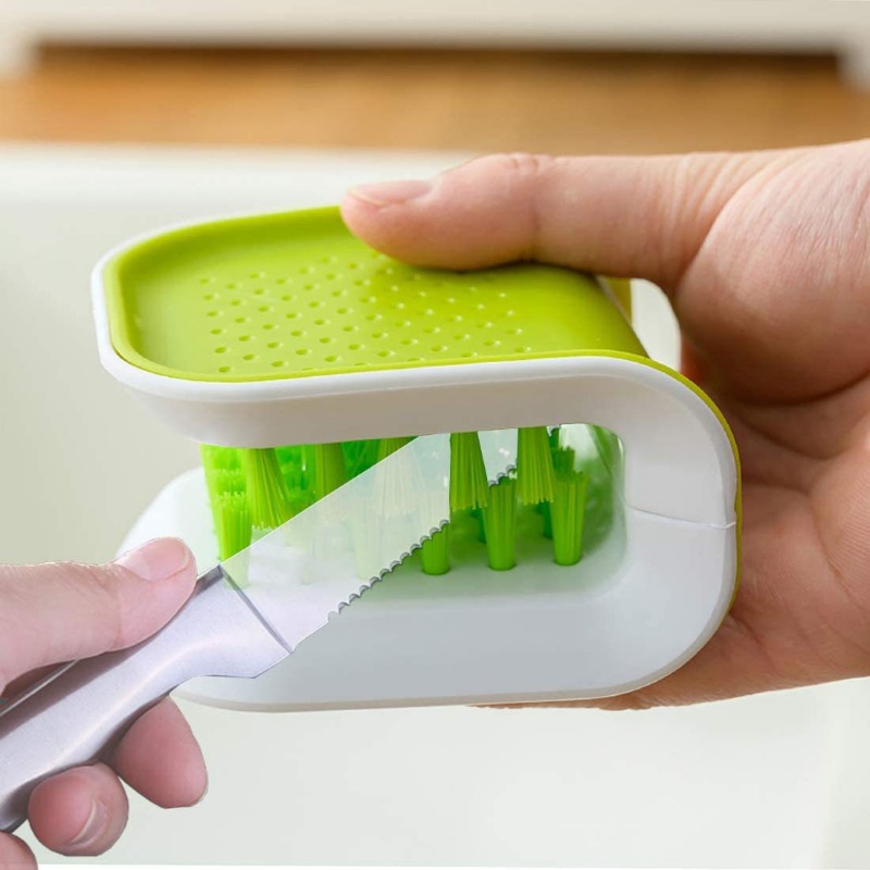 BladeBrush - Knife & cutlery cleaning brush