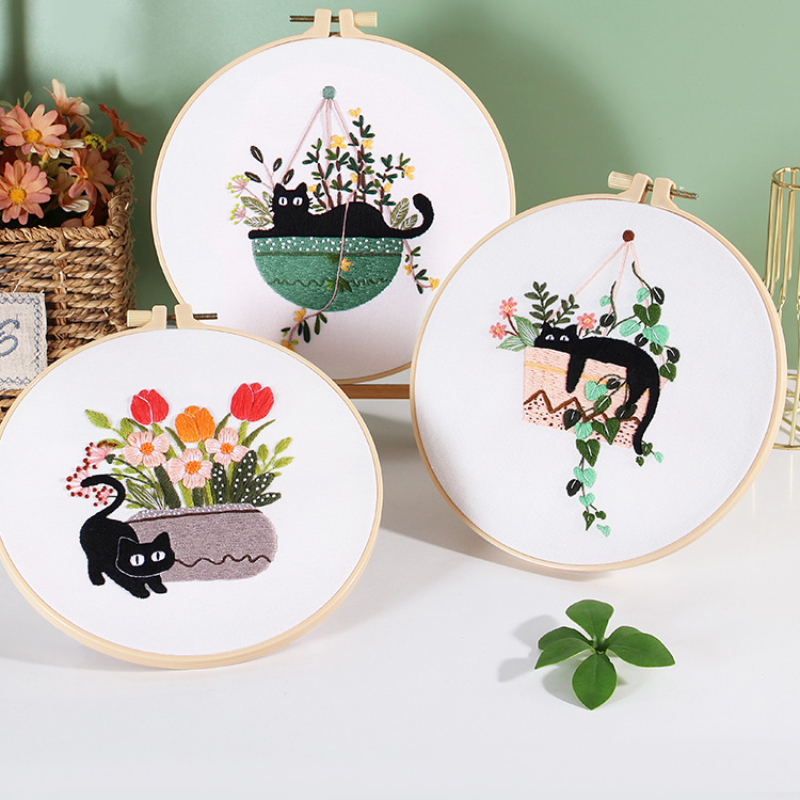 Embroidery Kit for Adults Beginners Starter Cross Stich Kit with Black Cat  Flower Pattern Stamped Embroidery Cloth Hoops Threads Needles Easy Handmade Needlepoint  Kits,Black Kitty 