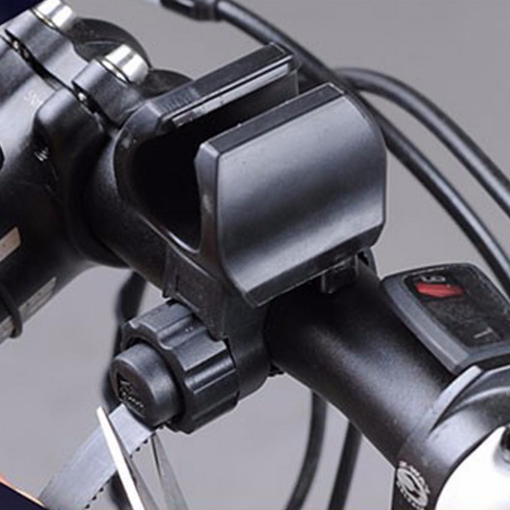 Praktisch: Taschenlampen Halterung für das Fahrrad
