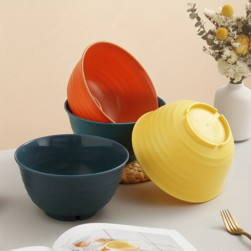 Set of 4 melamine bowls with lid