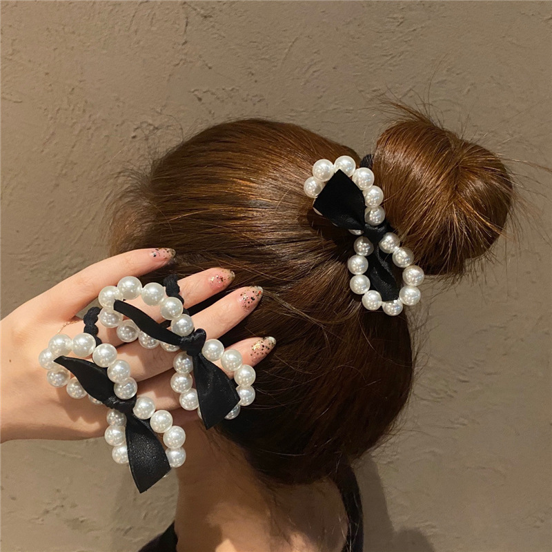  10 pcs PU Leather Butterfly Hair Clips for Girls, Plain Color  Bows with Ribbon Covered Alligator Clips, Handmade Hair Accessories for  Kids Child Christmas Gifts (Style B) : Beauty 