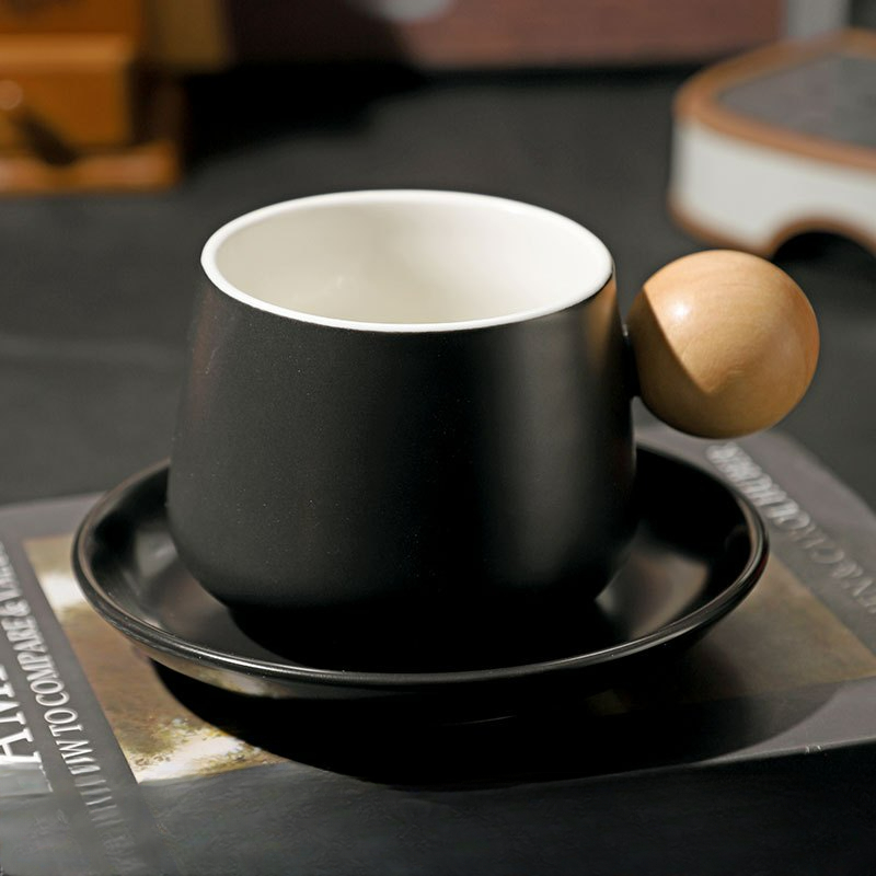This Ceramic + Bamboo Coffee Mug Has Modern and Minimal Looks
