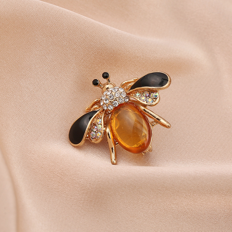 Lovely Bee Brooch Pin For Women Clothes - Temu