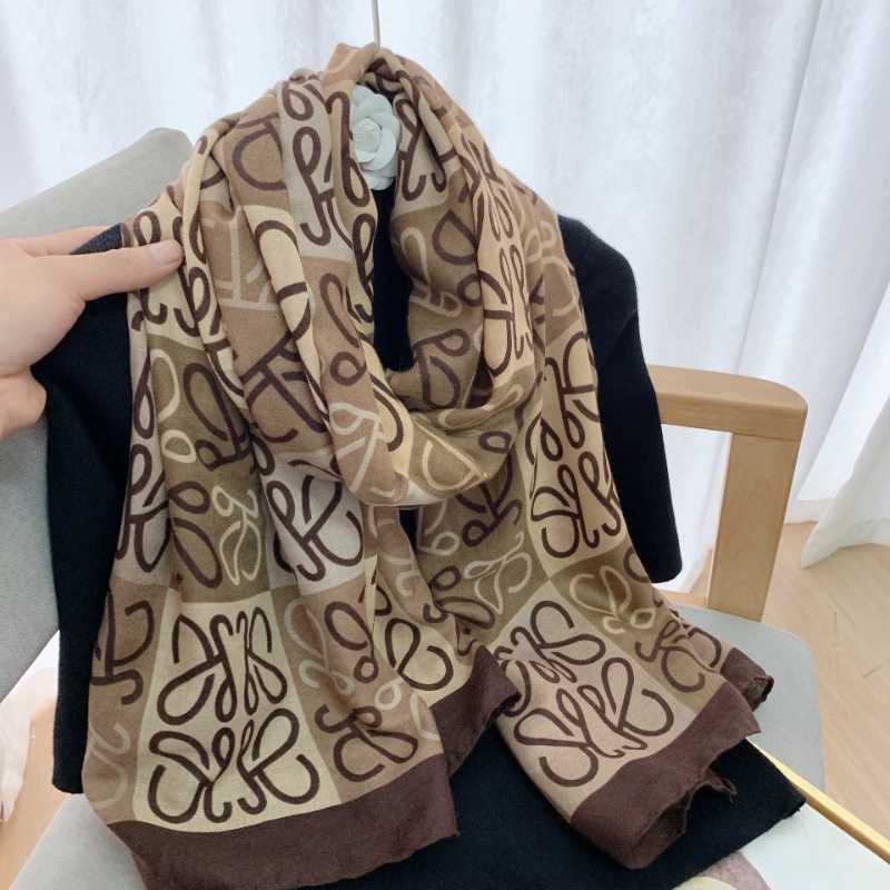 Louis Vuitton Monogram Large Format Stall Stole Shawl in 2023