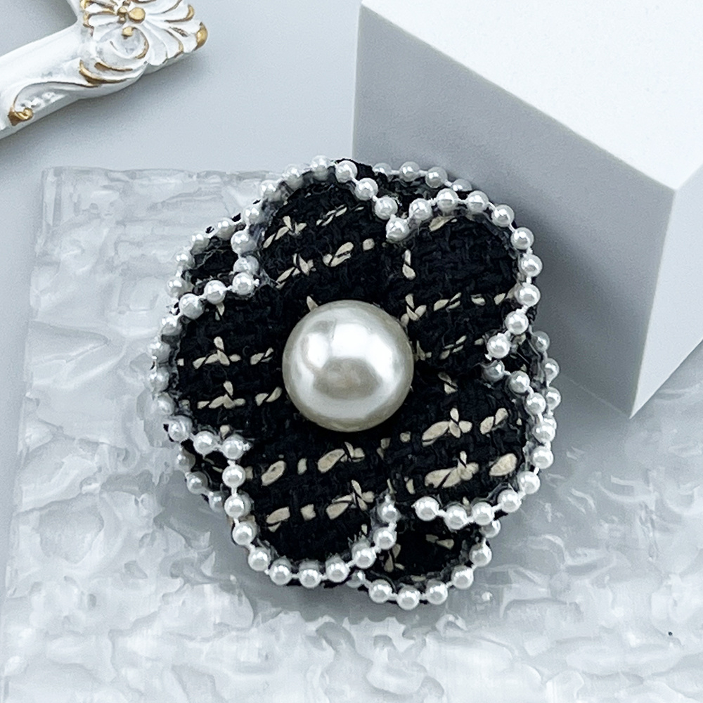 XaiYimee Camellia Pearl Accessory Brooch Female Hollow Suit Dress Jacket Corsage Wedding Party Brooch Pins for Women Fashion