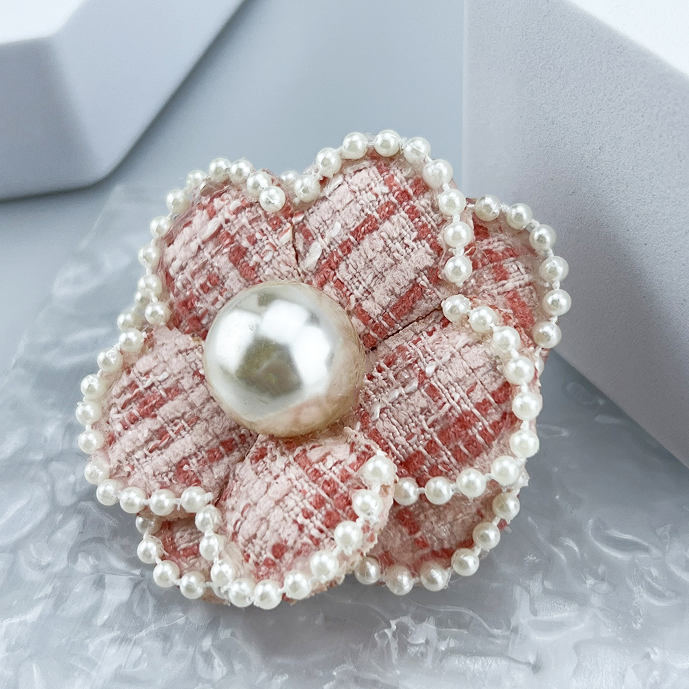 Luxury Design Camellia Pearl Brooch For Woman Wedding Collar