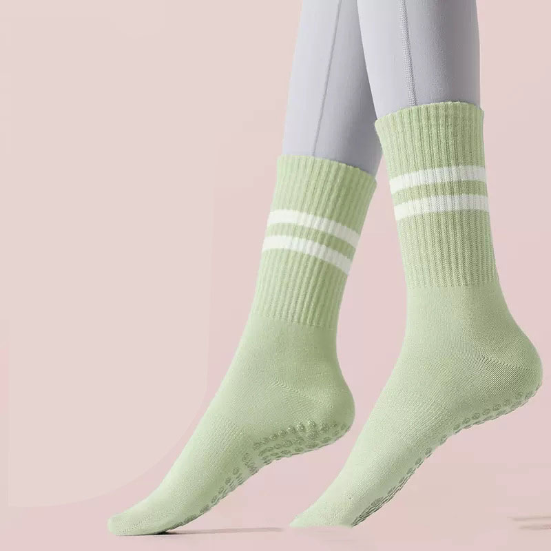 Women's Comfort Non Slip Yoga Socks Breathable Medium Tube Dance Training Socks