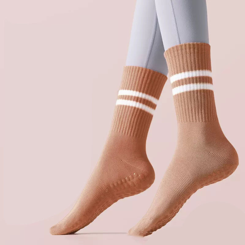 Women's Comfort Non Slip Yoga Socks Breathable Medium Tube Dance Training Socks