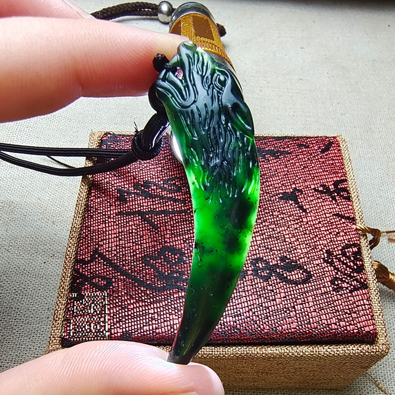 

1pc Exquisite Black Jade Domineering Spike Pendant, Dark Green Jade Double-sided Dragon Tooth Necklace