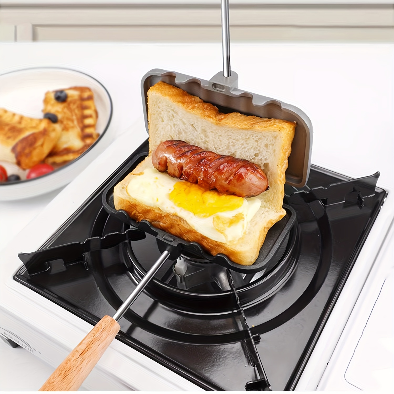 1Pc Sandwich Maker with Wooden Handle Non-stick Sandwich Grill Pan