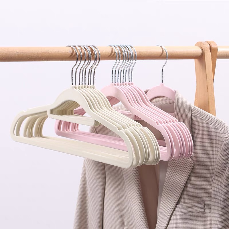  MIZGI Premium Velvet Hangers Pack 50 Pcs Heavyduty - Non Slip  Slimline - Velvet Suit Hangers Black - Gold Hooks,Space Saving Clothes  Hangers … : Home & Kitchen